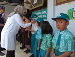 Bupati Ipuk Kembali Geber Uang Saku Tiap Hari untuk Pelajar Kurang Mampu