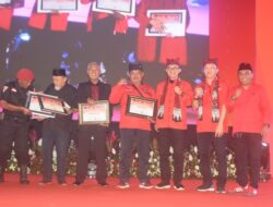 Konsolidasi Akbar PDIP Jatim III, Empat Senior Partai di Banyuwangi Mendapat Piagam Penghargaan