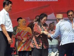 Megawati Dapat Penghargaan Sebagai Tokoh Penggerak Gotong Royong Desa