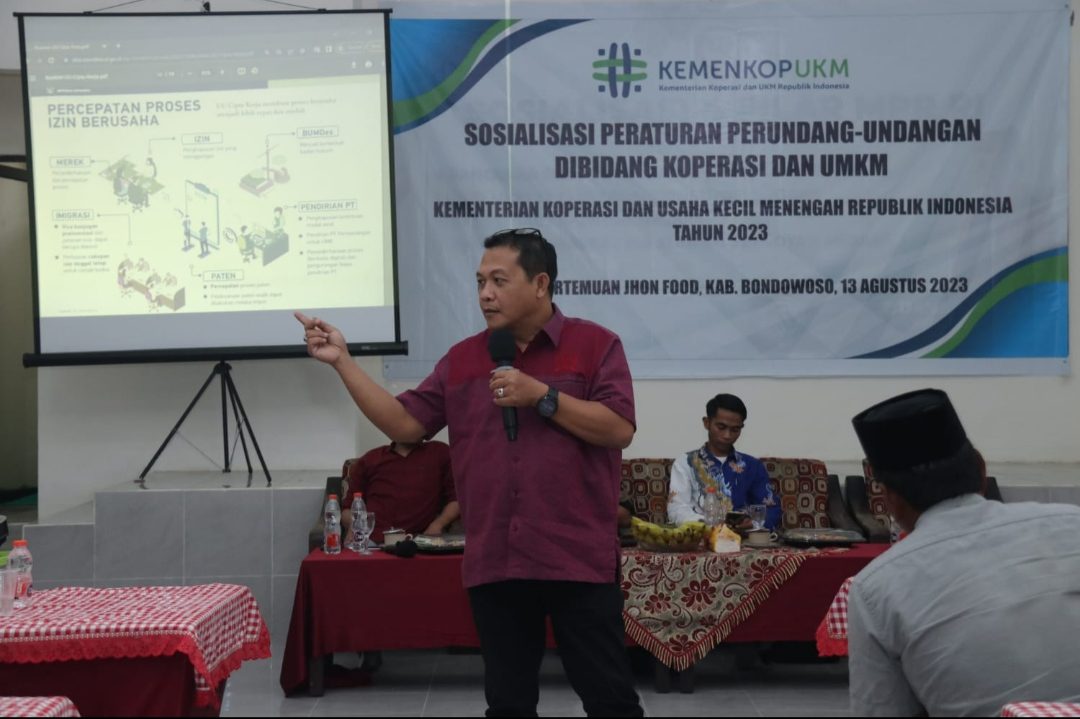 Anggota Komisi VI DPR RI fraksi PDI Perjuangan, Sonny T Danaparamitha saat sosialisasi Peraturan Perundang-Undangan