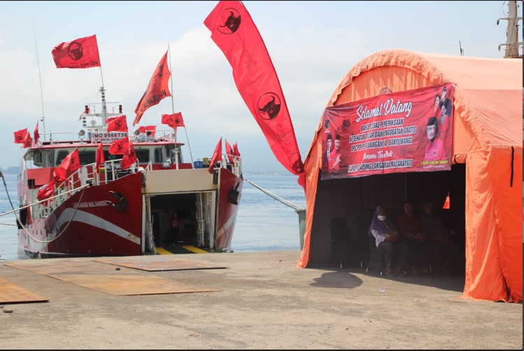 Kapal Rumah Saki Apung Laksamana Malahayati Layani Kesehatan Gratis Masyarakat Kecamatan kalipuro Banyuwangi