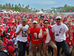 PDI Perjuangan Banyuwangi manfaatkan Kegiatan Senam SICITA dan Jalan Sehat Bersama kenalkan KTP “SAKTI” ke masyarakat