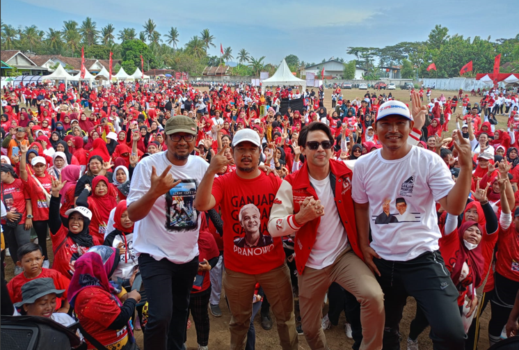 Senam Bersama SICITA dan Jalan Sehat sembari sosialisasi program KTP SAKTI Ganjar Pranowo-Mahfud MD